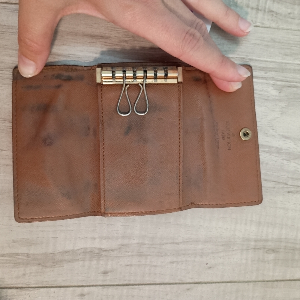 LOUIS VUITTON - Monogram  Key Case - Picture 5 of 10
